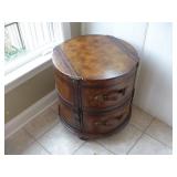 HOOKER FURNITURE 7 SEAS END TABLE 24X24X27
