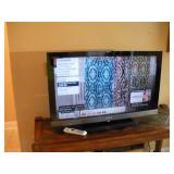 SONY BRAVIA 40 IN FLAT SCREEN TV W/ REMOTE