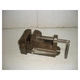 MACHINEST VISE W/ 3 1/2 IN JAW 8IN LONG