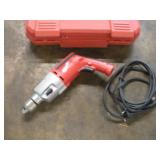 MILWAUKEE 1/2 IN HAMMER DRILL W/ CASE