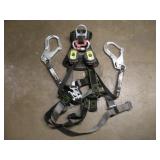 MILLER REVOLUTION SAFTEY HARNESS