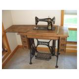 VINTAGE SINGER MODEL 66 "RED EYE" TREADLE---