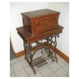 VINTAGE SINGER MODEL 12 "FIDDLE BASE" TREADLE--
