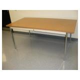 METAL FRAMED OFFICE DESK 70X36X30