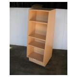 ADJUSTABLE DISPLAY SHELF ON WHEELS