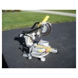 DEWALT 20V MAX 7 1/4 RETRACTABLE COMPOUND--