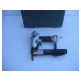 HITACHI PNEUMATIC STAPLE GUN 1 1/2 IN