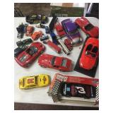 Large lot of loose various size Die cast cars