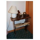 Side Table, Lamp & Dï¿½cor