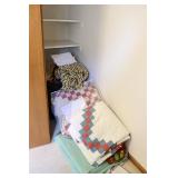 Blankets, Bedspreads, & Comforters