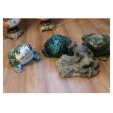 Ceramic Frogs (3) & Resin Decoration