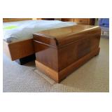 Roos Sweetheart Cedar Chest