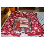 Down Alternative Holiday Reversible Full/Queen Com