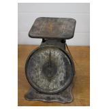 Vintage Kitchen Scale