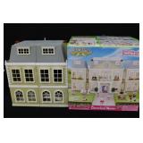 Calico Critters Cloverleaf Manor Doll House