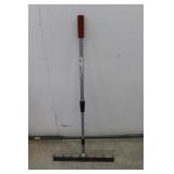 Extendable 18" Squeege
