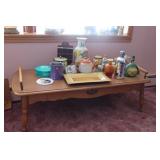 Coffee Table, Vases & Dï¿½cor