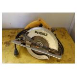 DeWalt DW 364 7 3/4' Circular Saw