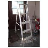 5ft Aluminum Step Ladder