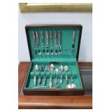 Tudor by Oneida Flatware Set w/Chest