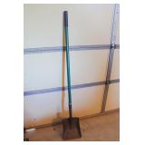 Like New Flat Shovel W/Fiberglass Handle