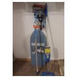 Clorox Floor Mop & Universal Light Bulb Changing K