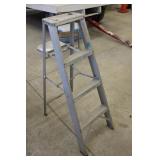 4' Aluminum Stepladder