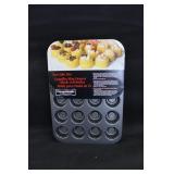 New Chicago Metallic TK Pan
