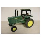 1/16 Ertl John Deere Tractor