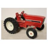 1/16 Ertl International Tractor