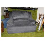 Lrg. Electric Reclining Love Seat