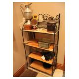 Wire Shelf & Dï¿½cor