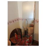 Mirrors & Fire Extinguisher