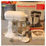 Kitchen Aid 5 Quart Tilted Head Mixer