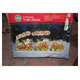 Happy Holidays Outdoor Train Dï¿½cor