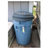 Rubbermaid 32 Gallon Trash Cans