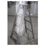 3 1/2' Aluminum Step Ladder