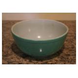 Pyrex 8.5' Mixing Bowl