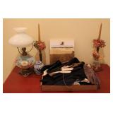 Lamps, Ladies Gloves, & Dï¿½cor