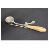 Vintage Gilchrist No. 33 Ice Cream Scoop