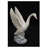 Llardo Swan Figurine
