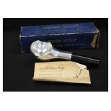 Modern Scoop & Original Box