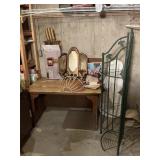 Metal Corner Rack, Desk, Doorbell