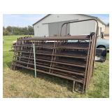 Horse Round Pen ï¿½ 12 Panels w/ Walk-Through Gate