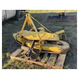 John Deere 261 3pt. Grooming Mower