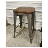 25" Bar Stool