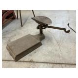 Antique Countertop Scale