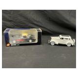 1934 Ford Deluxe Fordor Diecast 1:32 & 1957 Chevy