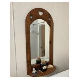 40" Wall Mirror & Décor