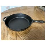 Lodge #4 Cast Iron Skillet
